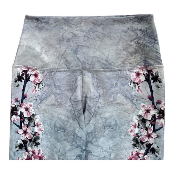 EVOLUTION AND CREATION Womens Size Medium Fits Small Cropped Yoga Leggings Pants - Picture 3 of 5